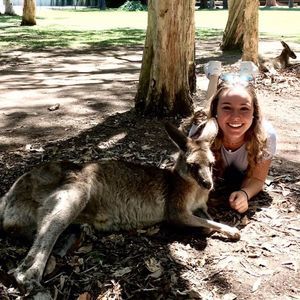 Meet your Posher, Lainie